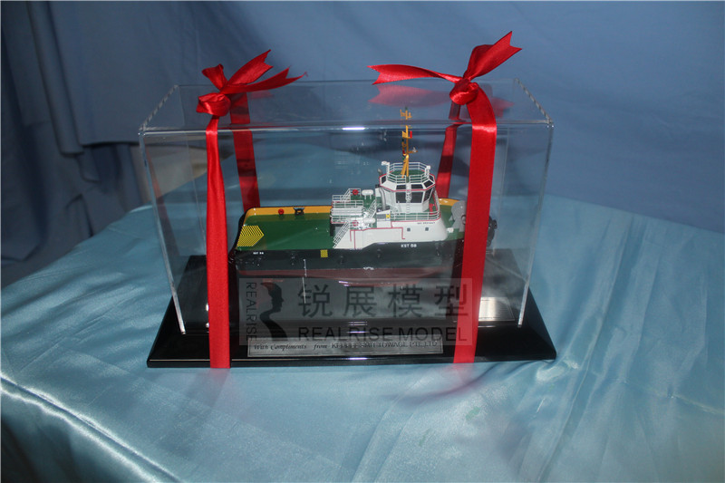 Gift model of tugboat